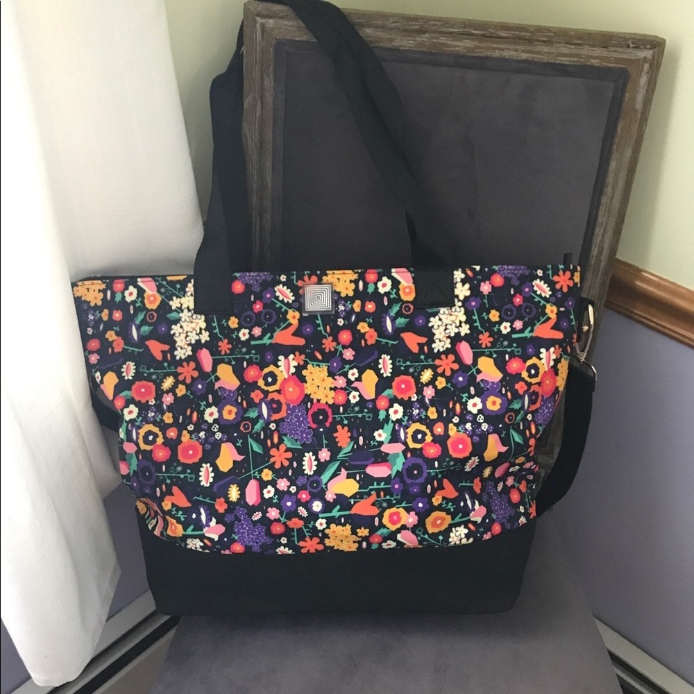 Large floral tote bag with pocket